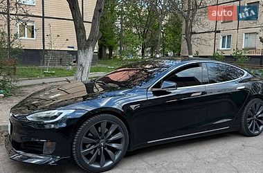 Лифтбек Tesla Model S 2017 в Кривом Роге