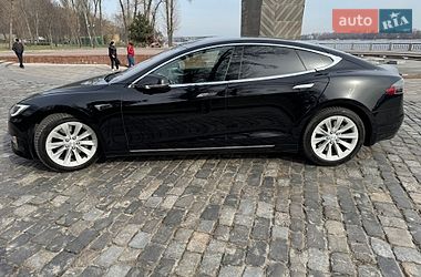 Лифтбек Tesla Model S 2017 в Киеве