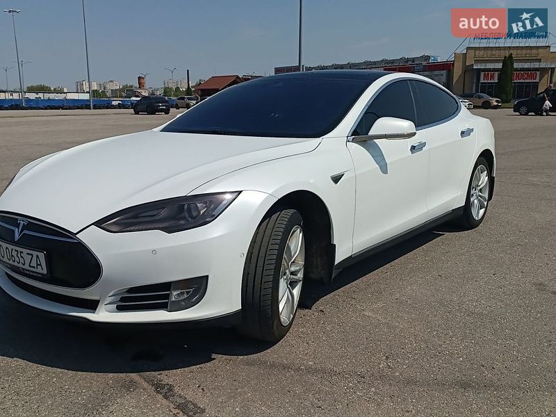 Лифтбек Tesla Model S 2014 в Харькове
