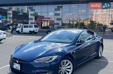 Лифтбек Tesla Model S 2017 в Тернополе Лифтбек Tesla Model S 2017 в Тернополе