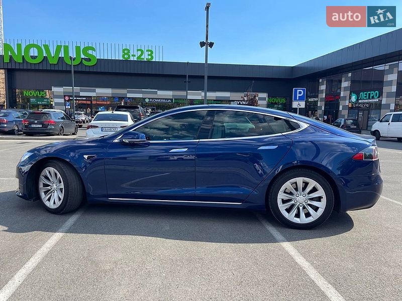 Ліфтбек Tesla Model S 2017 в Тернополі