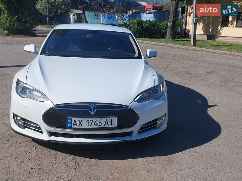 Tesla Model S 2013 Tesla Model S 2013