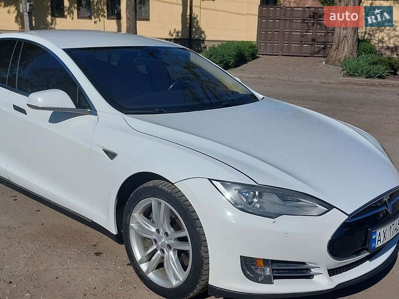 Лифтбек Tesla Model S 2013 в Харькове