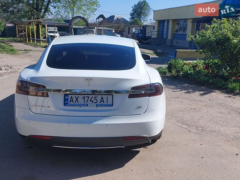 Лифтбек Tesla Model S 2013 в Харькове