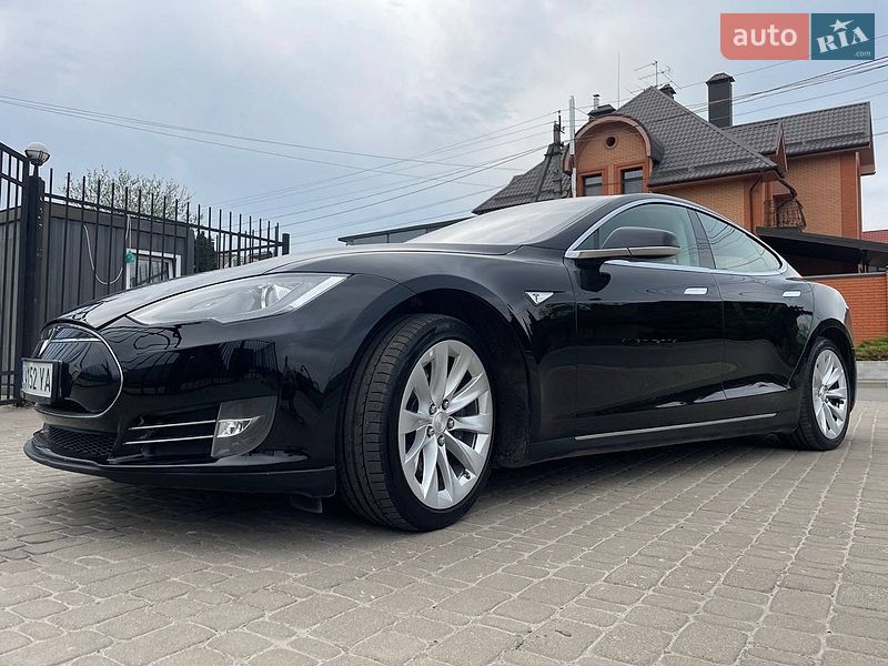 Ліфтбек Tesla Model S 2014 в Києві