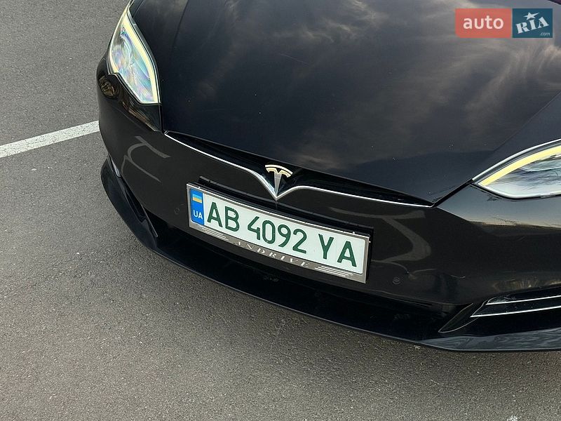 Лифтбек Tesla Model S 2018 в Киеве