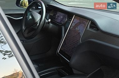 Лифтбек Tesla Model S 2018 в Киеве