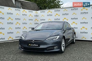 Ліфтбек Tesla Model S 2017 в Луцьку