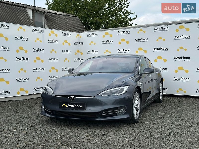 Ліфтбек Tesla Model S 2017 в Луцьку