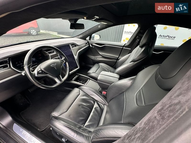 Ліфтбек Tesla Model S 2017 в Луцьку