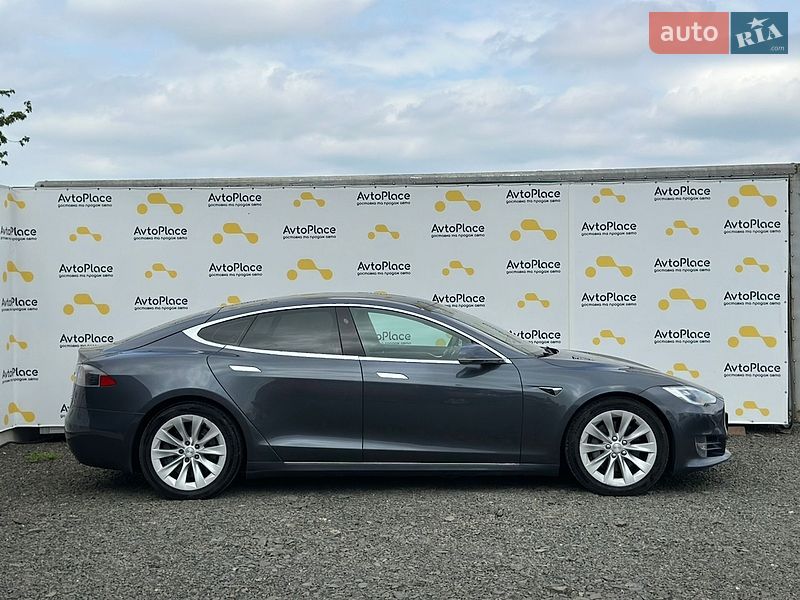 Ліфтбек Tesla Model S 2017 в Луцьку