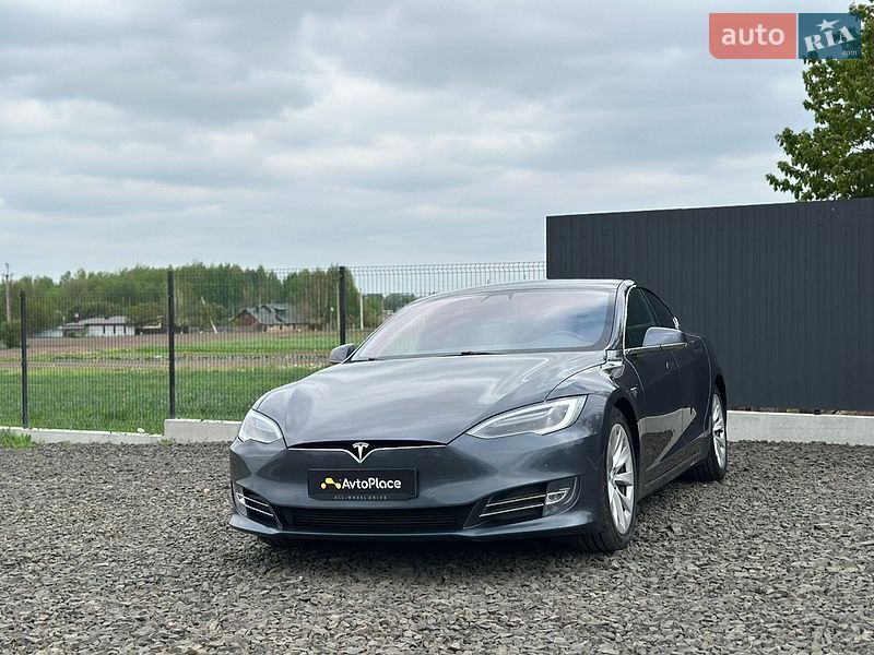Ліфтбек Tesla Model S 2017 в Луцьку