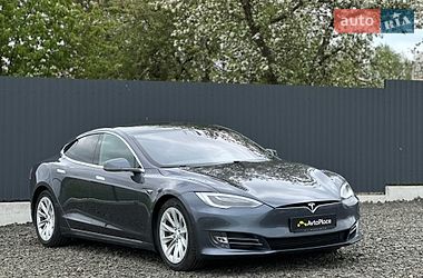 Ліфтбек Tesla Model S 2017 в Луцьку