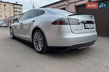 Лифтбек Tesla Model S 2014 в Софиевской Борщаговке