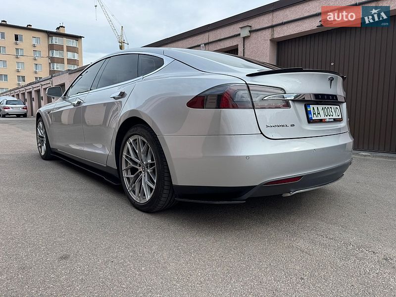 Лифтбек Tesla Model S 2014 в Софиевской Борщаговке