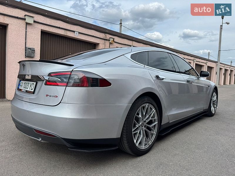 Лифтбек Tesla Model S 2014 в Софиевской Борщаговке