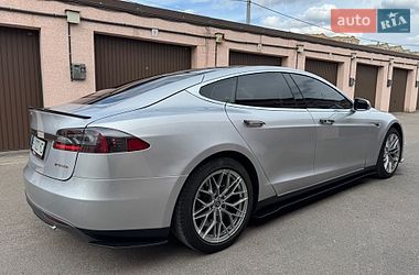 Лифтбек Tesla Model S 2014 в Софиевской Борщаговке