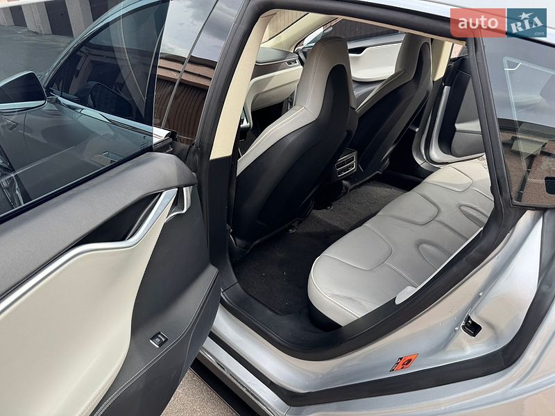 Лифтбек Tesla Model S 2014 в Софиевской Борщаговке