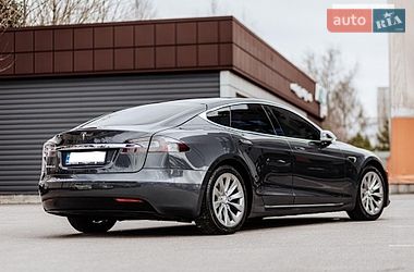 Лифтбек Tesla Model S 2017 в Днепре фото 15 Лифтбек Tesla Model S 2017 в Днепре