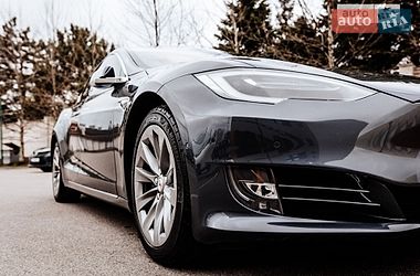 Лифтбек Tesla Model S 2017 в Днепре фото 3 Лифтбек Tesla Model S 2017 в Днепре