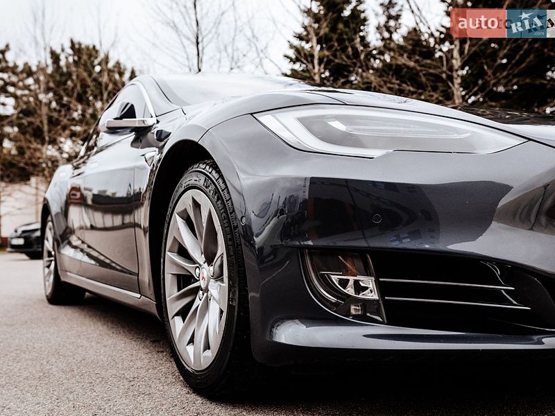 Лифтбек Tesla Model S 2017 в Днепре фото 3 Лифтбек Tesla Model S 2017 в Днепре