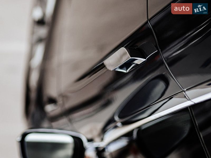Лифтбек Tesla Model S 2017 в Днепре фото 23 Лифтбек Tesla Model S 2017 в Днепре
