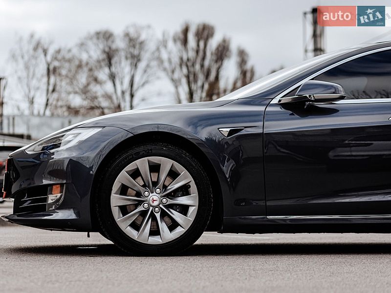 Лифтбек Tesla Model S 2017 в Днепре фото 6 Лифтбек Tesla Model S 2017 в Днепре