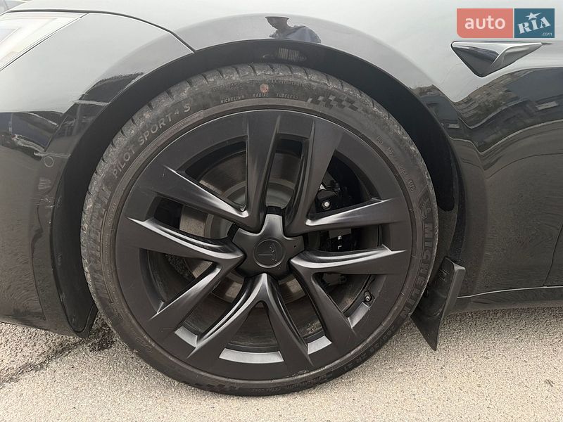 Ліфтбек Tesla Model S 2022 в Львові