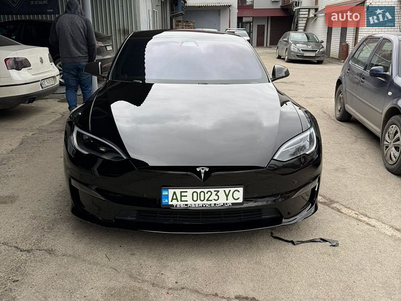 Tesla Model S 2021