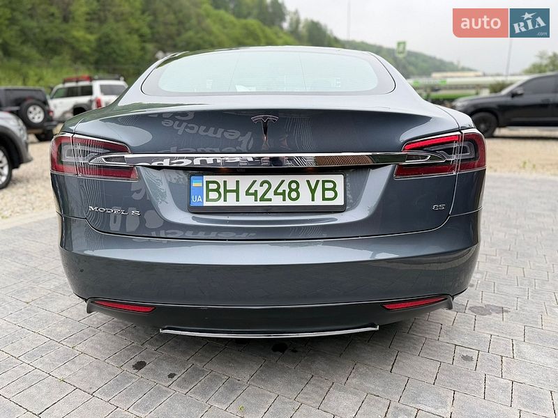 Лифтбек Tesla Model S 2013 в Ивано-Франковске
