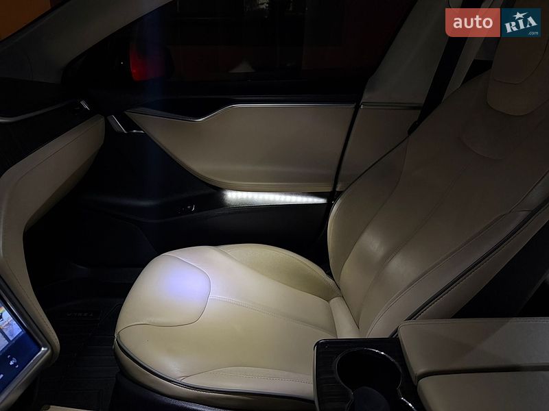 Лифтбек Tesla Model S 2013 в Ивано-Франковске