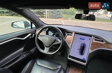 Лифтбек Tesla Model S 2018 в Киеве