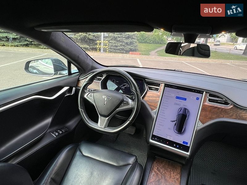 Лифтбек Tesla Model S 2018 в Киеве