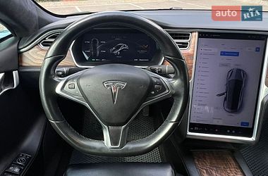 Лифтбек Tesla Model S 2018 в Киеве