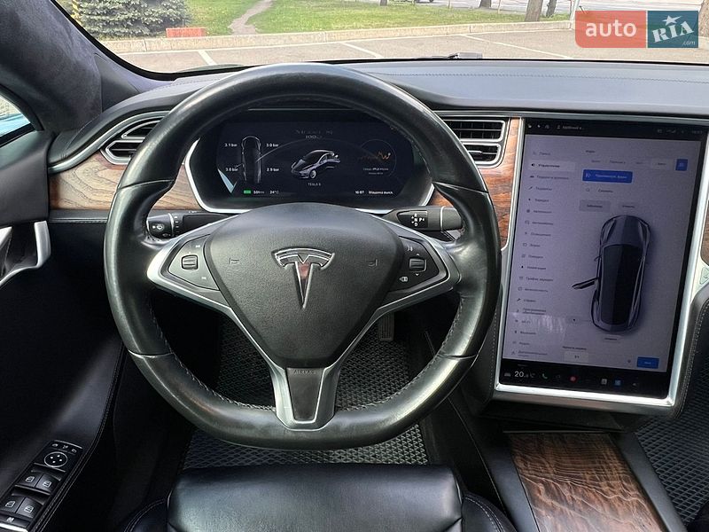 Лифтбек Tesla Model S 2018 в Киеве