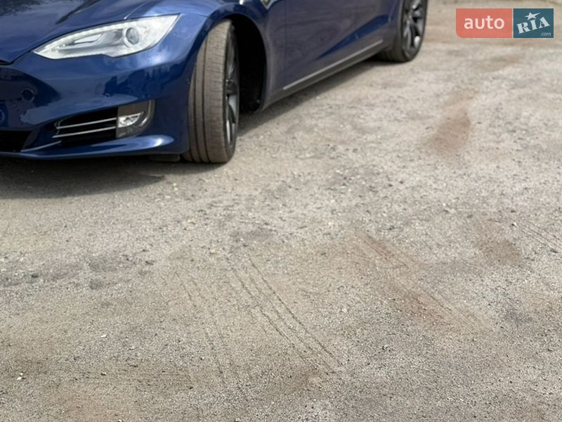 Лифтбек Tesla Model S 2015 в Днепре
