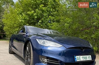 Лифтбек Tesla Model S 2015 в Днепре