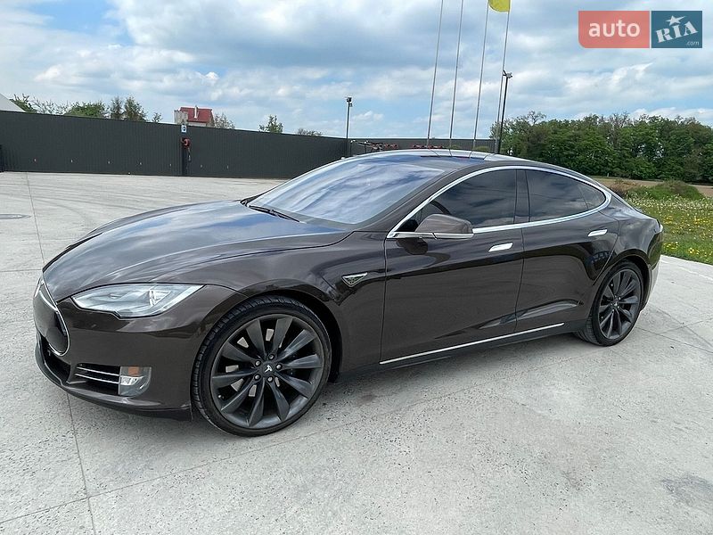 Ліфтбек Tesla Model S 2013 в Чорткові