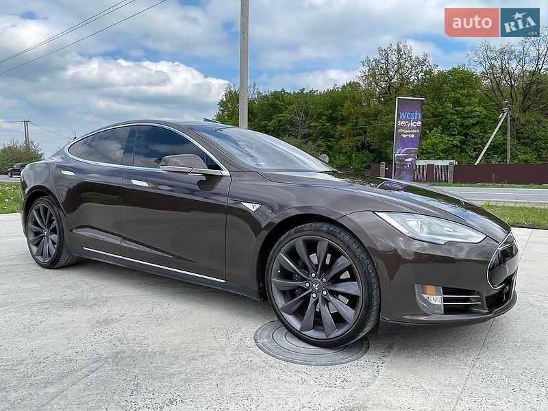 Ліфтбек Tesla Model S 2013 в Чорткові