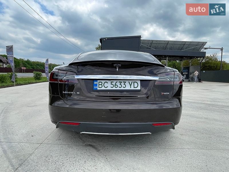 Ліфтбек Tesla Model S 2013 в Чорткові