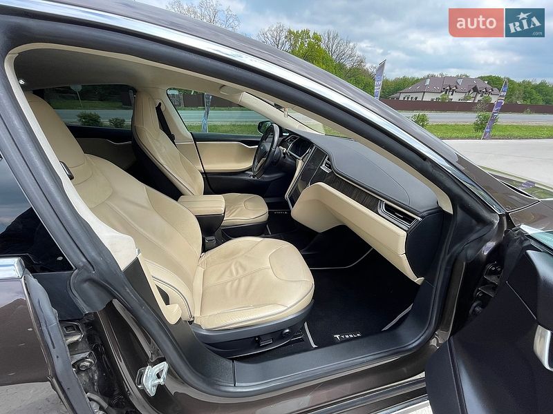 Ліфтбек Tesla Model S 2013 в Чорткові