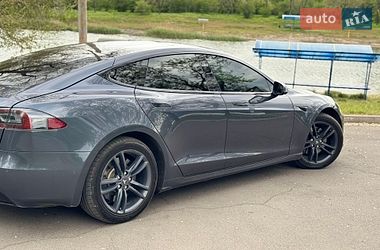 Лифтбек Tesla Model S 2018 в Кривом Роге