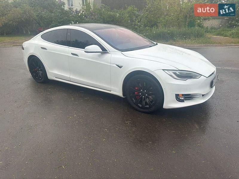 Ліфтбек Tesla Model S 2018 в Миколаєві