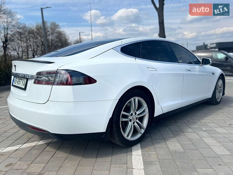 Ліфтбек Tesla Model S 2012 в Вінниці