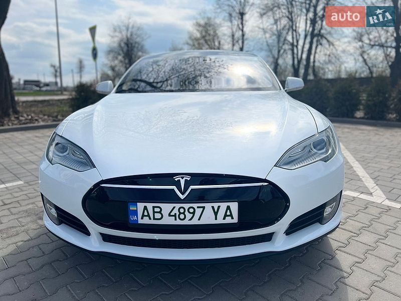 Ліфтбек Tesla Model S 2012 в Вінниці