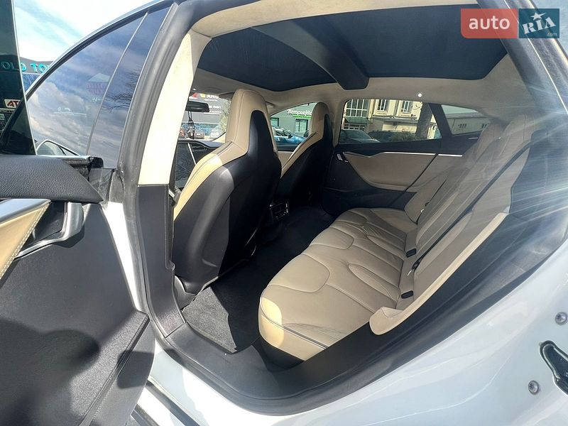 Ліфтбек Tesla Model S 2012 в Вінниці