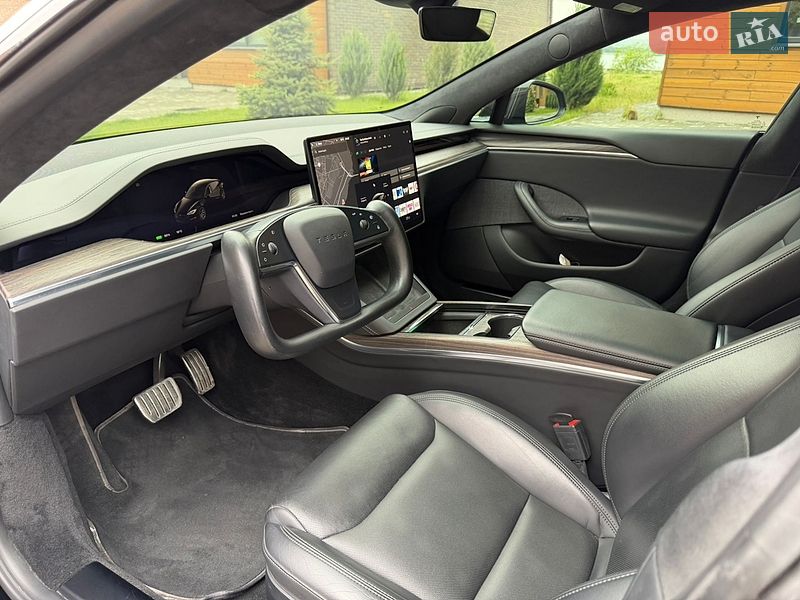 Лифтбек Tesla Model S 2021 в Днепре