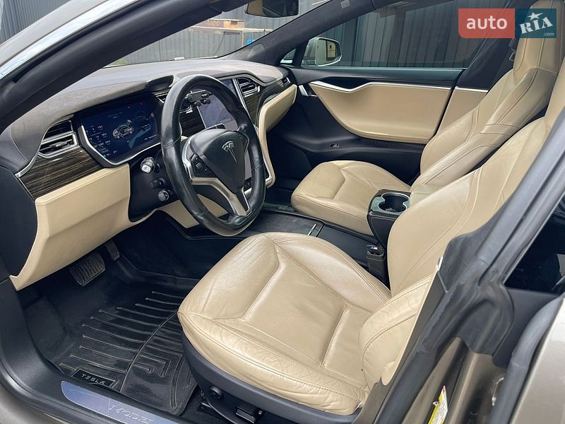 Лифтбек Tesla Model S 2016 в Полтаве фото 46 Лифтбек Tesla Model S 2016 в Полтаве