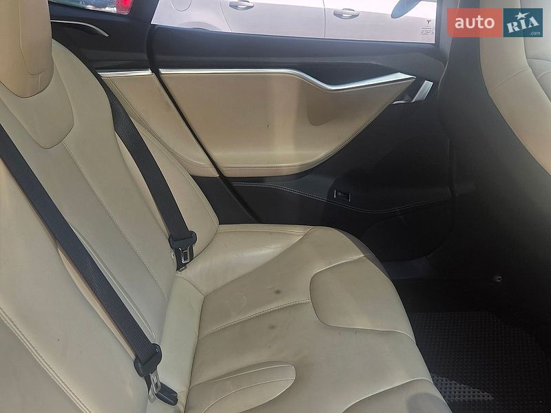 Ліфтбек Tesla Model S 2017 в Житомирі