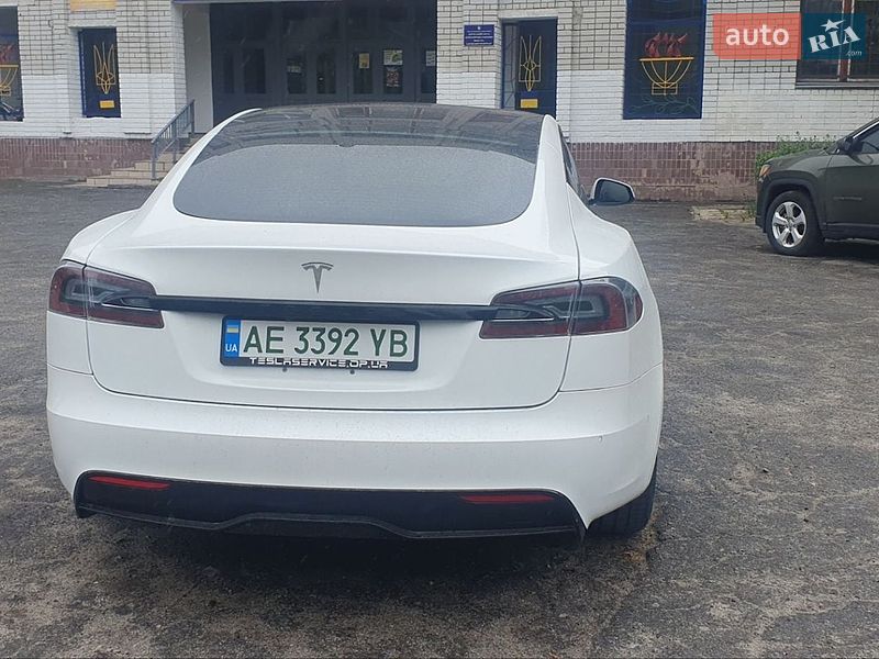 Лифтбек Tesla Model S 2021 в Каменском